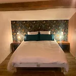 לינה וארוחת בוקר Le Refuge Du Jardinier Abzac (Charente)